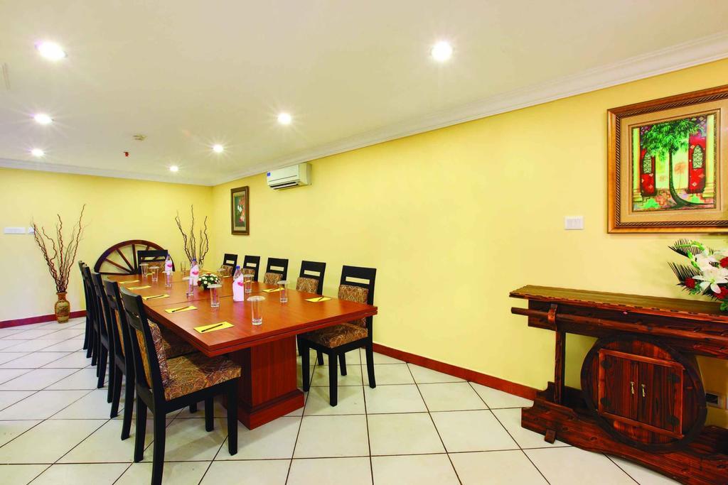 翡翠套房酒店 Kochi 外观 照片