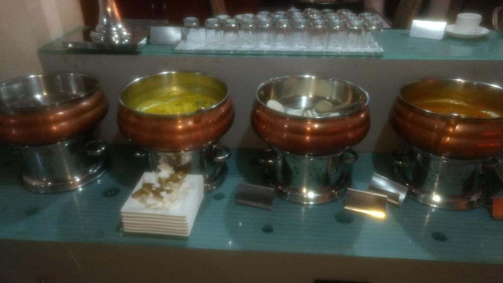 翡翠套房酒店 Kochi 外观 照片